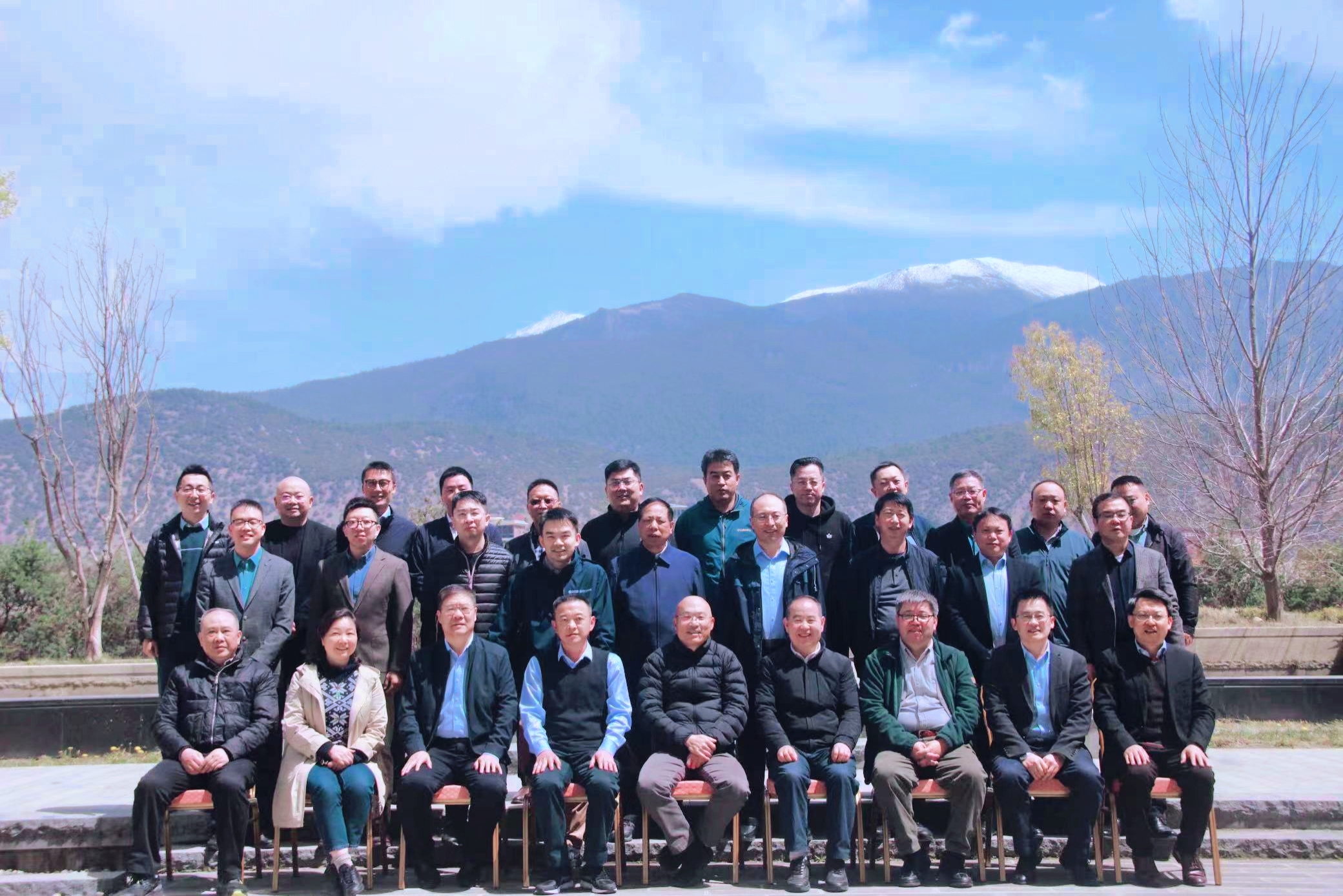 欧博游戏健康2023年集团经营会在林芝召开